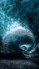 探寻世界最大冰洞