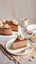 No-bake Nutella cheesecake with chocolate ganache