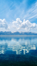 The tenmilelong embankment blends the sea and the sky