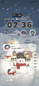 黑球猫猫雪天玩耍