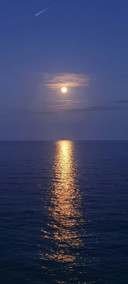 澎湃 海上生明月
