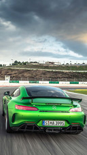 绿魔鬼AMG GT R