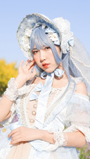 来自二次元的少女