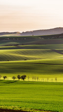 The countryside sky scenery is beautiful.