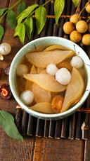 桂圆梅子炖秋梨