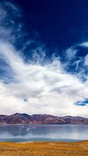 The scenery of yamdrok yumtso