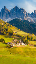 Beautiful view of idyllic mountain scenery in Italy
