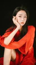 邱诗媛化身复古港女郎
