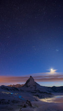 Under The Starry Sky, The Moon Shines on The Mountain