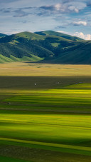 Scenic views of the Italian countryside and mountain ranges