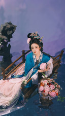 张雅钦神女爱世人