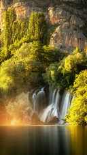 The waterfall faces the sky