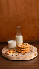 Shortbread nut ring with milk