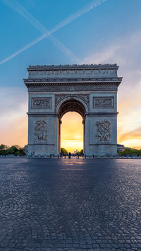 The evening view of the arc de triomphe 2