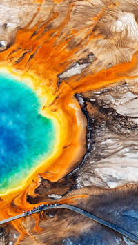 The most splendid hot spring on earth 2