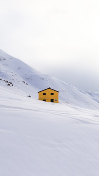 Hut in the clouds on the Artavaggio - Orobie Alps