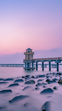 In the misty morning, the bridge is the east coast bridge