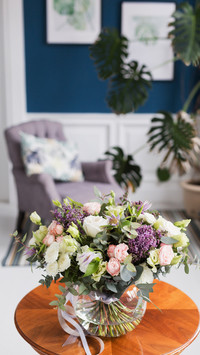 Learn how to arrange floral arrangements 9