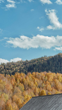 The autumn charm paints all the peaks