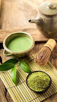 隔海窥茶别有情