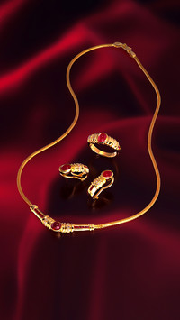Gold jewelry 32