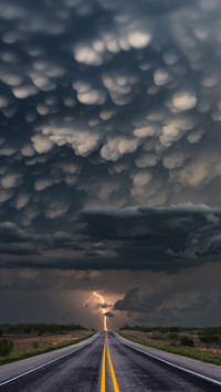 Please pay attention to driving in Thunderstorm 68