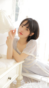 短发少女的清纯时刻