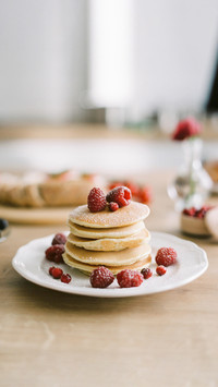 Breakfast pancakes berry