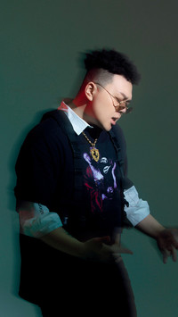 艾福杰尼的“卧底日记”