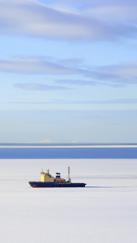 Ice-breaker Ship