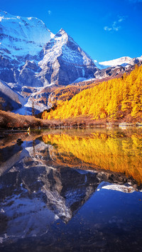 The autumn scenery of the sacred mountain