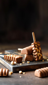 Vegan ice cream with dates and peanuts