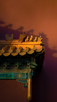 The Ridge Animals and the Shadows on the Red Palace Walls