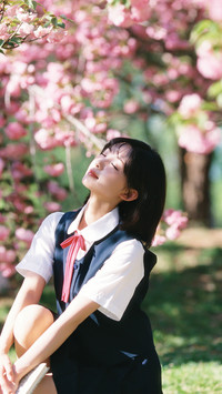 吕小雨花下少女帧