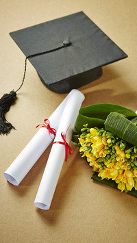 Rewards and Assistance Policies for College Students 7