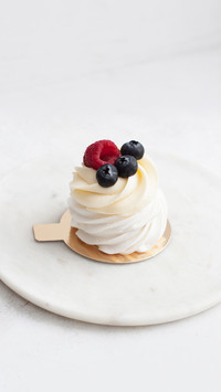 Pavlova berry cake with blueberries