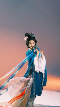 张雅钦神女爱世人