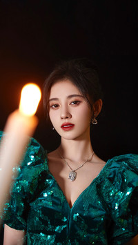 鞠婧祎的逆流生长
