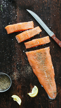 Raw fish with herbs