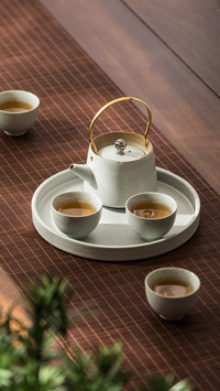 Drinking tea also requires understanding water 61