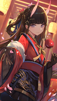 锦衣华服美少女