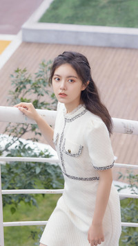 00后小花初挑大梁