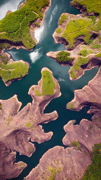 The secret realm between mountains and rivers