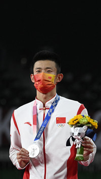谌龙羽毛球单打摘银