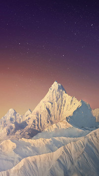 星空下的山峦