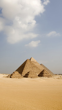 Egyptian pyramids were built by aliens 7