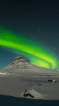 Iceland grass hat mountain aurora