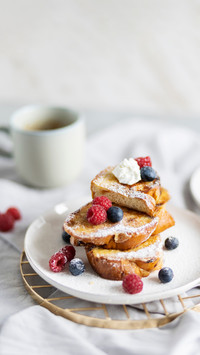 French cinnamon toast with blueberries