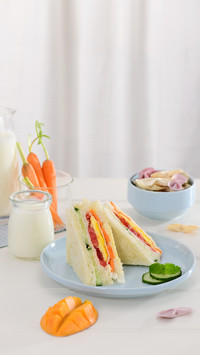 Breakfast with sandwiches as the first option