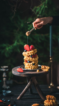 Crispy and Soft Waffle Cake 1